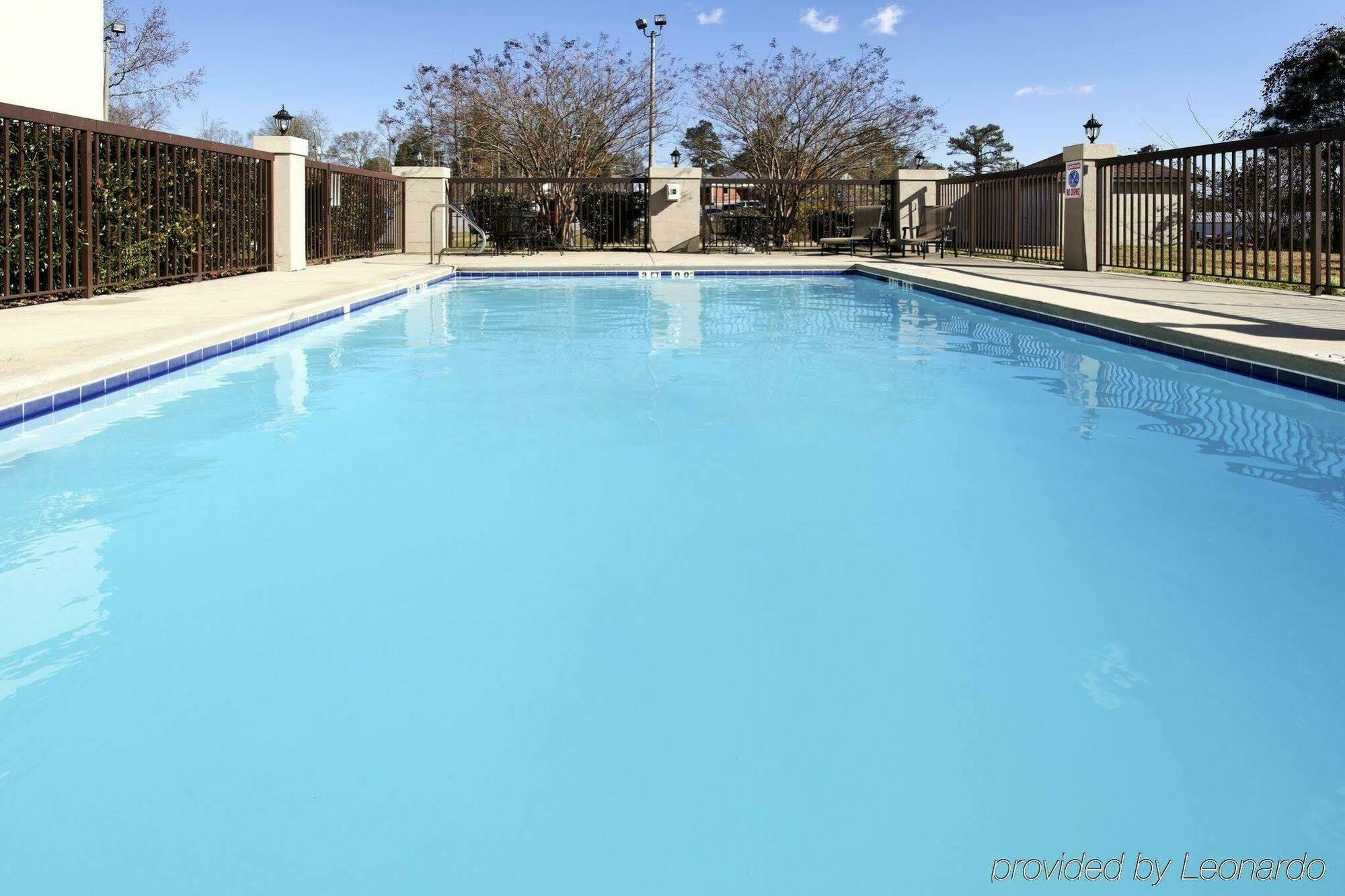 Hotel Comfort & Hwy 78 West