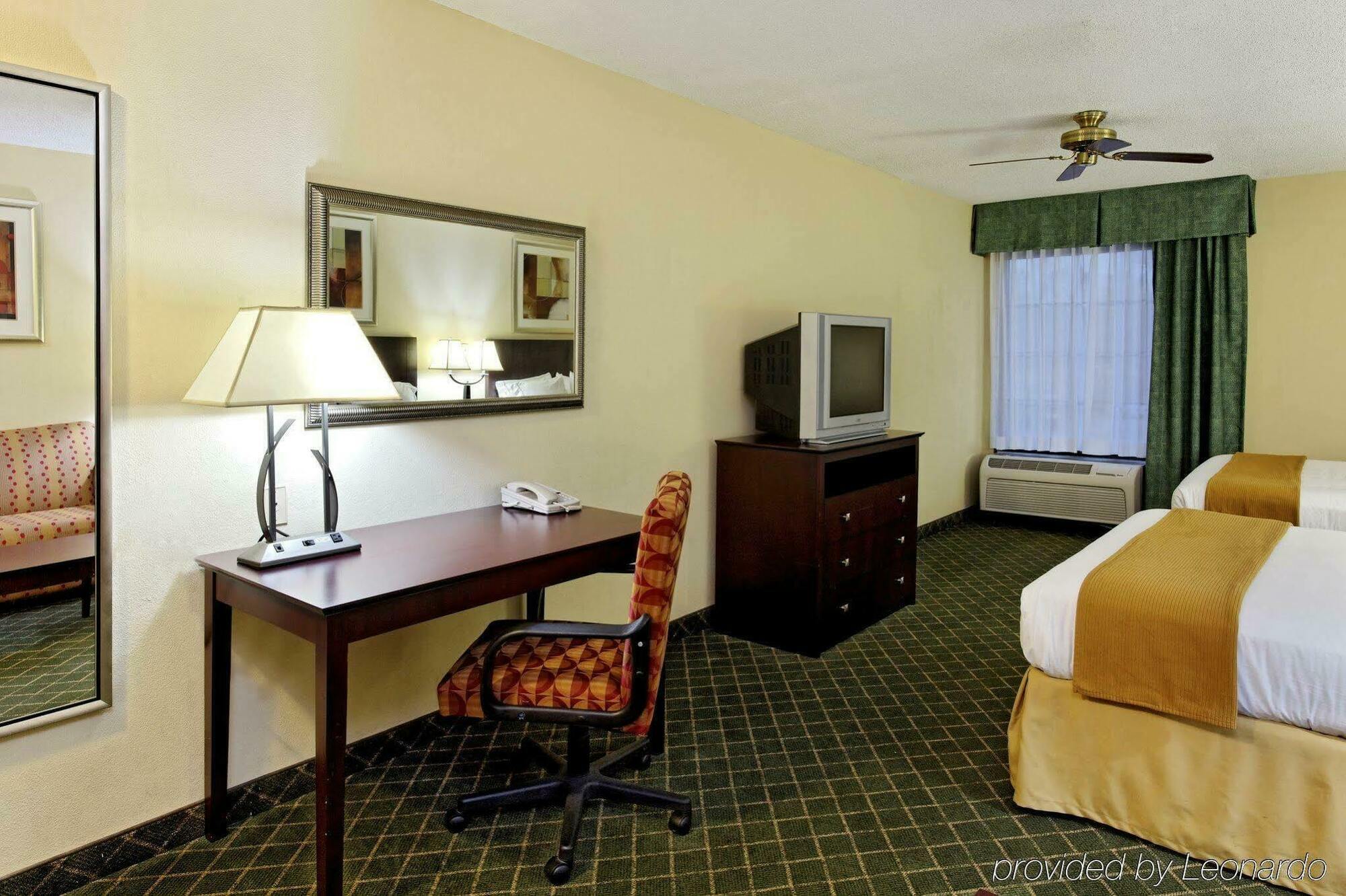 Comfort & Hwy 78 West Hotel 2*